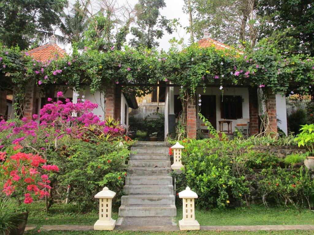 Bukit Asri Lodge Seraya Luaran gambar