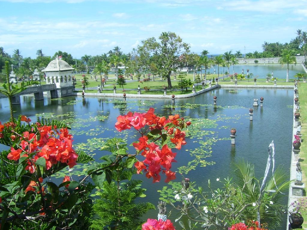 Bukit Asri Lodge Seraya Luaran gambar